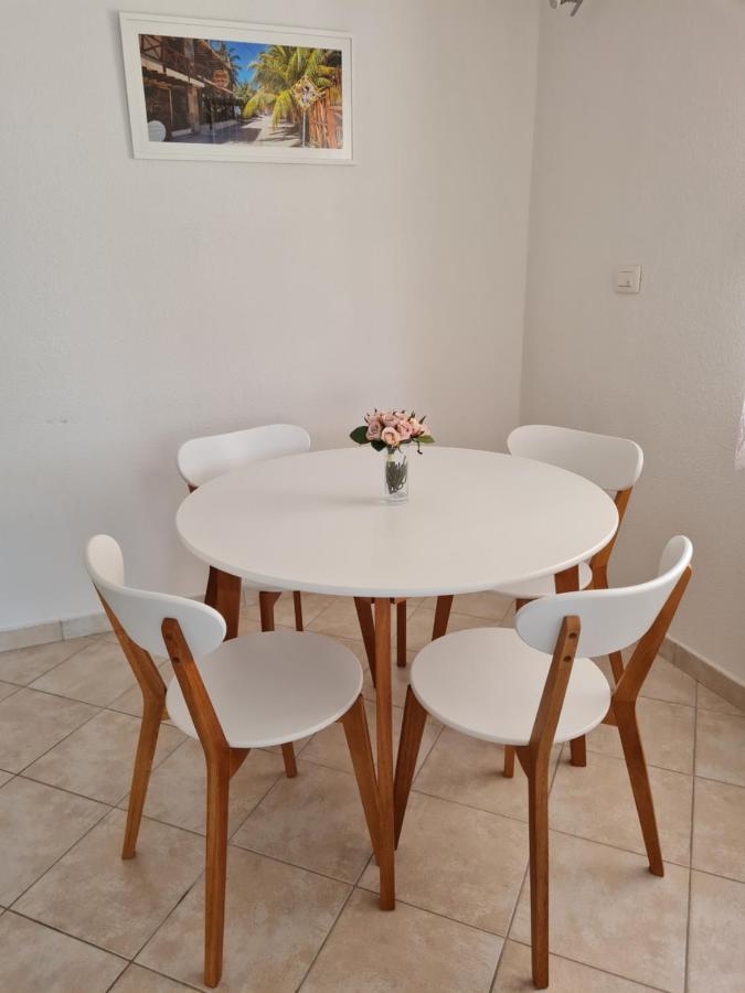 Holiday Home "Mala Kuca " With Heated Pool Pula Extérieur photo