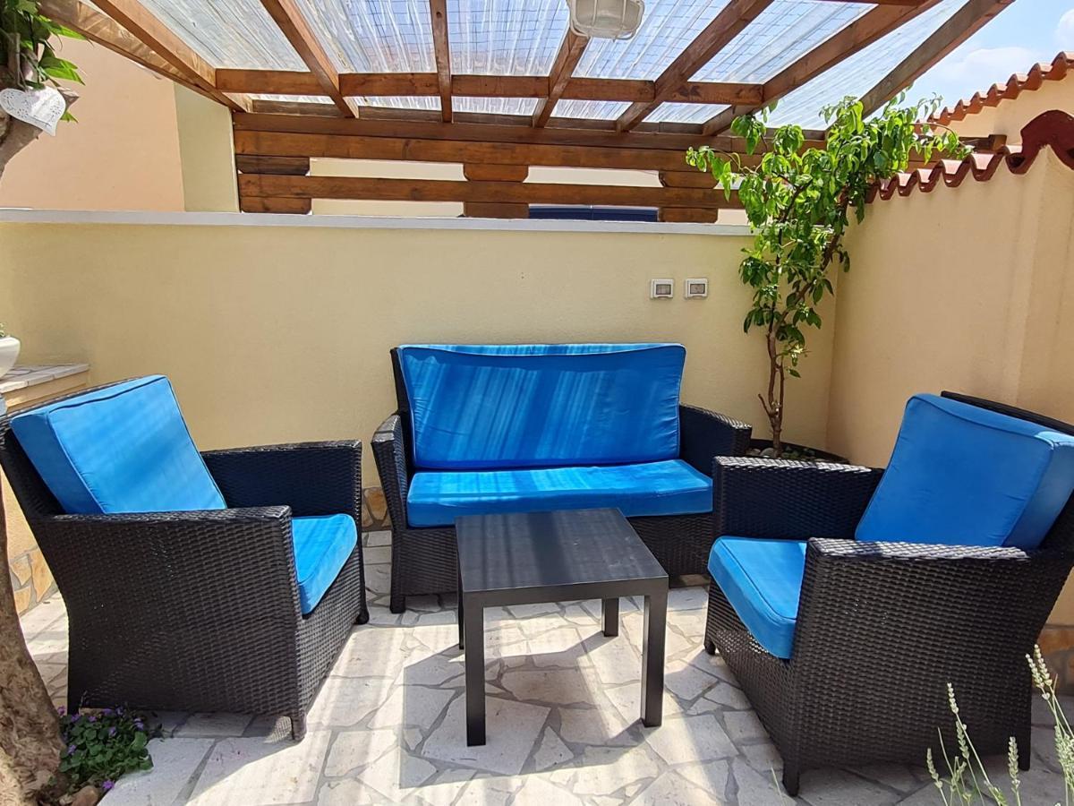 Holiday Home "Mala Kuca " With Heated Pool Pula Extérieur photo