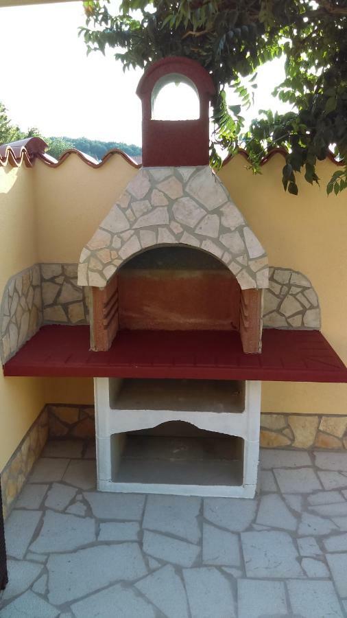 Holiday Home "Mala Kuca " With Heated Pool Pula Extérieur photo